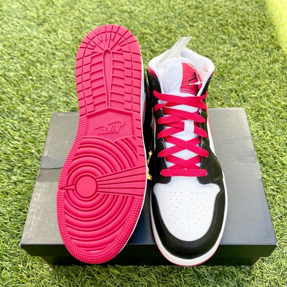 Nike Air Jordan 1 mid GS shoes - Picture 4 of 4